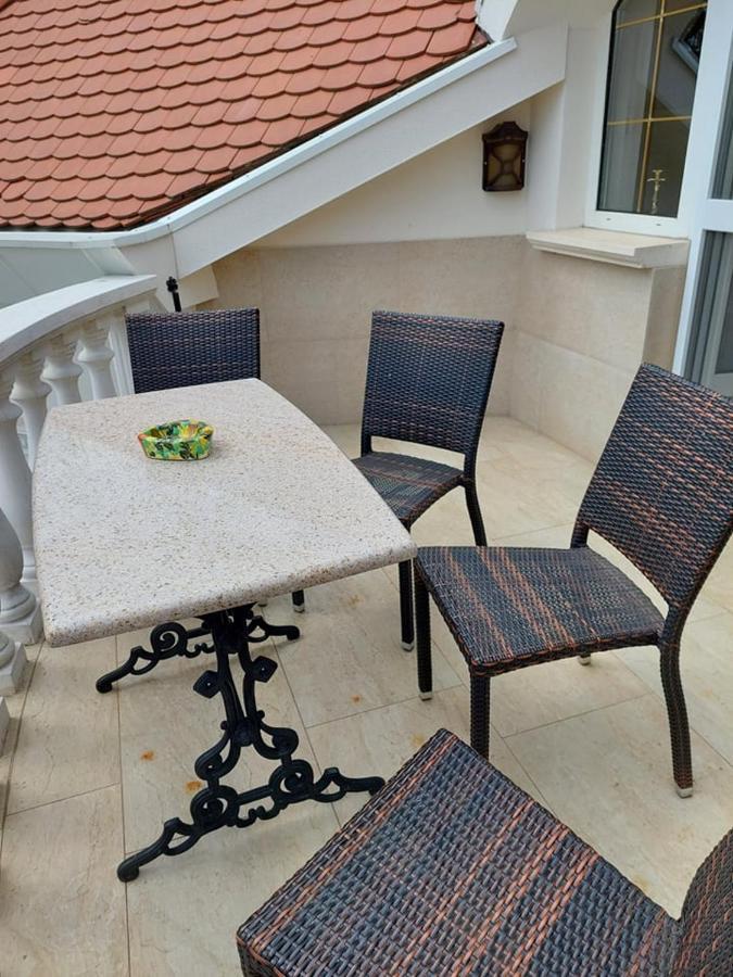 Gombos Apartman Leilighet Hajdúszoboszló Eksteriør bilde